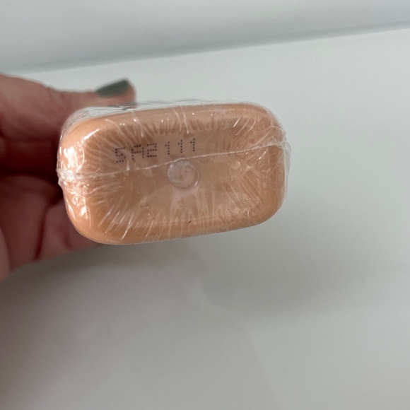 Hempz Glow Getter Herbal Body Moisturizer Shimmer Bergamot Warm Vanilla 2.25 oz - Picture 3 of 4